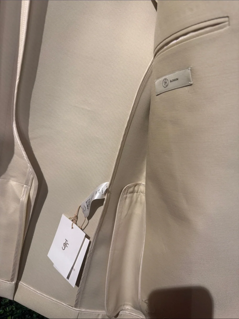 The Frankie Shop Cream Single-Breasted Blazer